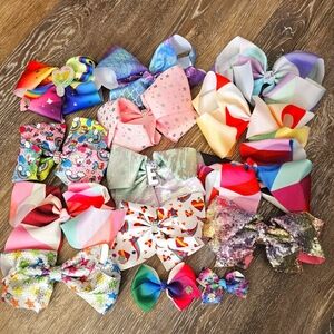 Jojo Bow lot And 3 Belts Xl